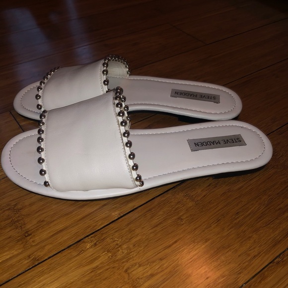 LIKE NEW STEVE MADDEN SANDALS - Picture 3 of 4